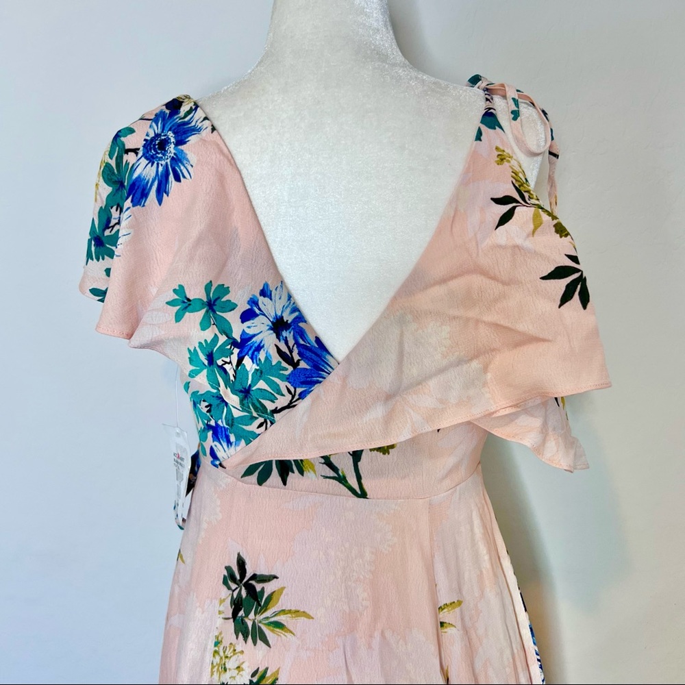 NWT ASTR The Label Yessenia Floral Wrap Midi Dress. Size XS - Picture 10 of 13